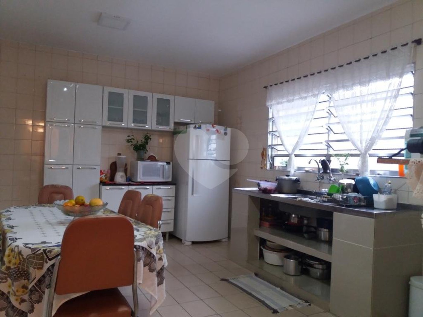 Casa à venda com 4 quartos, sendo 1 suíte,  em Jardim Helga, São Paulo, SP