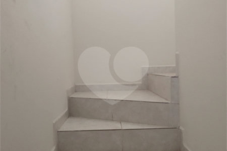 Sobrado à venda com 3 quartos, sendo 1 suíte, em Chácaras Maringá, Atibaia, SP