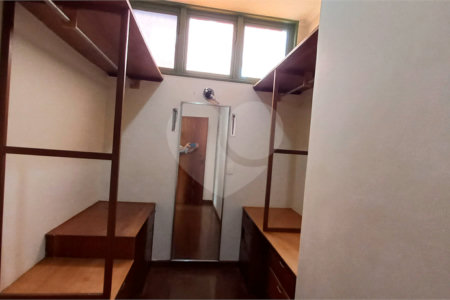 Casa à venda com 4 quartos, sendo 2 suítes, em Jardim Sumaré, Ribeirão Preto, SP