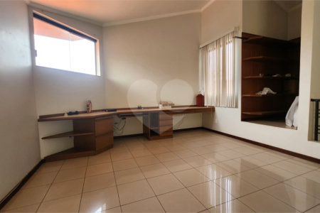 Casa à venda com 3 quartos, sendo 1 suíte, em Vila Harmonia, Araraquara, SP