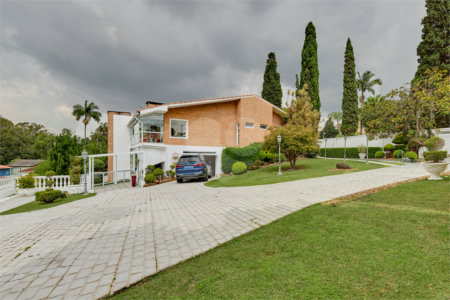Casa Térrea à venda com 4 suítes em Chácara Flora, São Paulo, SP