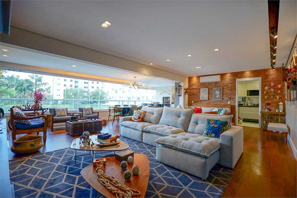 Apartamento à venda com 4 quartos, sendo 2 suítes, em Santo Amaro, São Paulo, SP