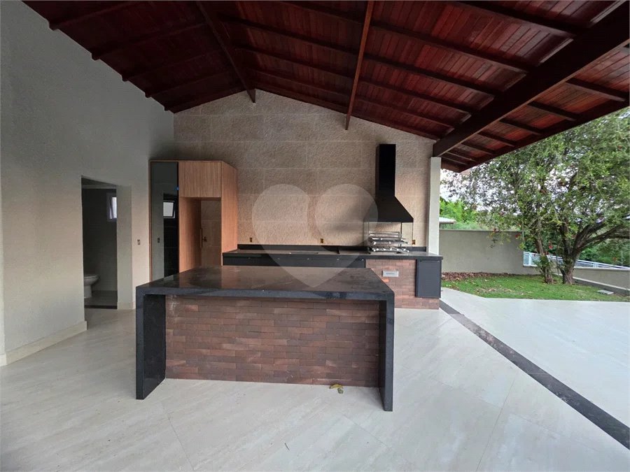 Casa à venda com 4 suítes no condomínio Residencial Jardim Primavera, Louveira - SP