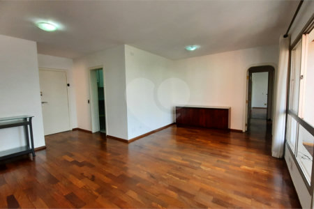 Apartamento à venda com 3 quartos, sendo 1 suíte, em Jardim Marajoara, São Paulo, SP