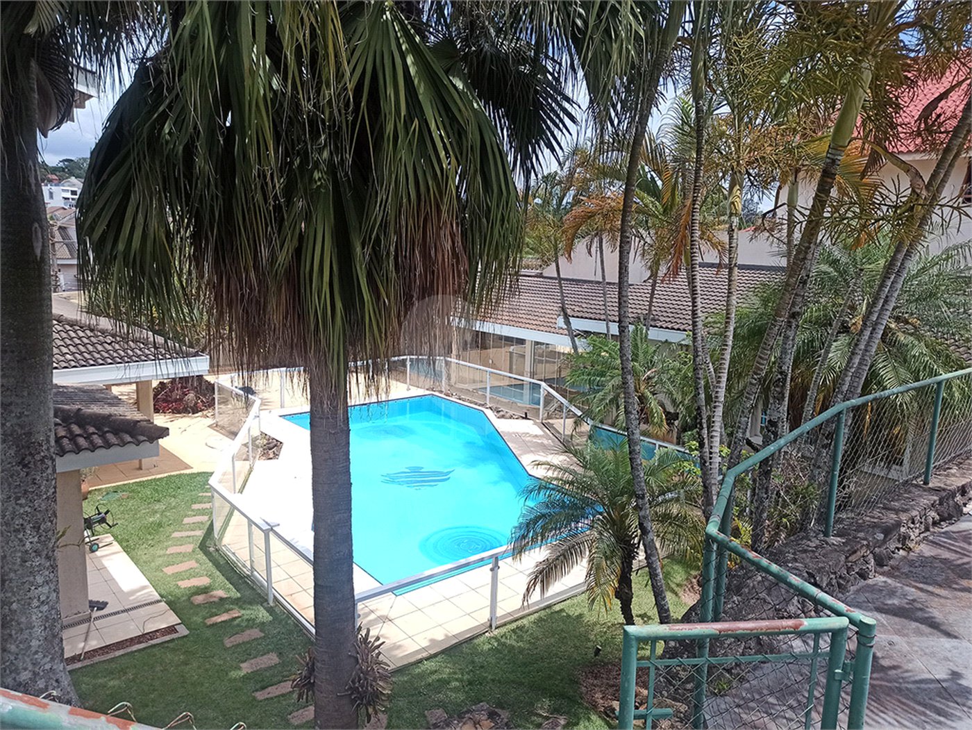 Casa à venda ou para alugar com 6 quartos, sendo 4 suítes, em Jardim Itaperi, Atibaia, SP