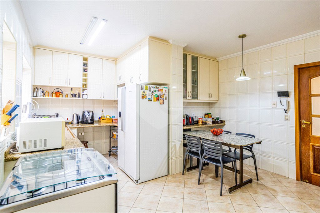 Sobrado à venda com 3 quartos, sendo 1 suíte,  em Vila Mariana, São Paulo, SP