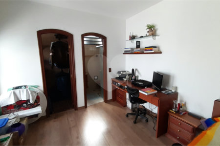 Sobrado à venda com 4 quartos, sendo 1 suíte,  em Planalto Paulista, São Paulo, SP