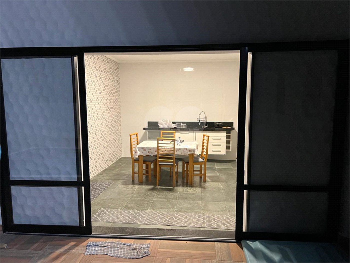 Casa à venda com 4 quartos, sendo 2 suítes,  no Centro, Serra Negra, SP