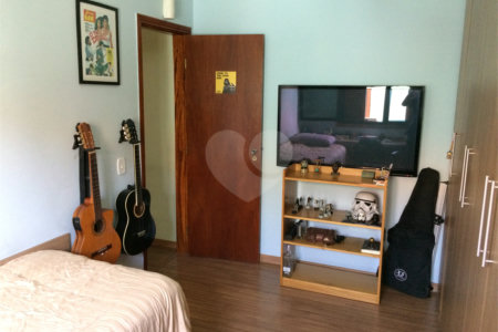 Sobrado à venda com 2 quartos, sendo 1 suíte, em Lar São Paulo, São Paulo, SP