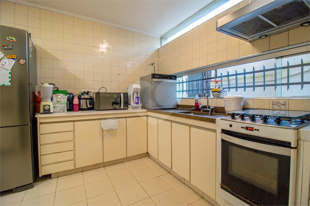 Casa à venda com 3 quartos, sendo 1 suíte, em Alto da Boa Vista, São Paulo, SP