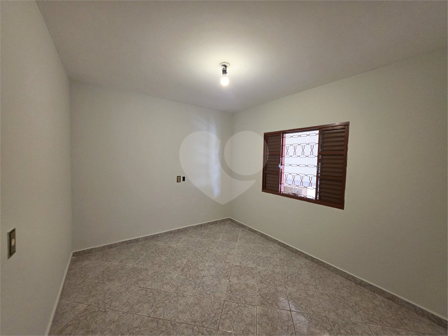 Casa à venda com 4 quartos, sendo 2 suítes,  em Vila Espírito Santo, Sorocaba, SP