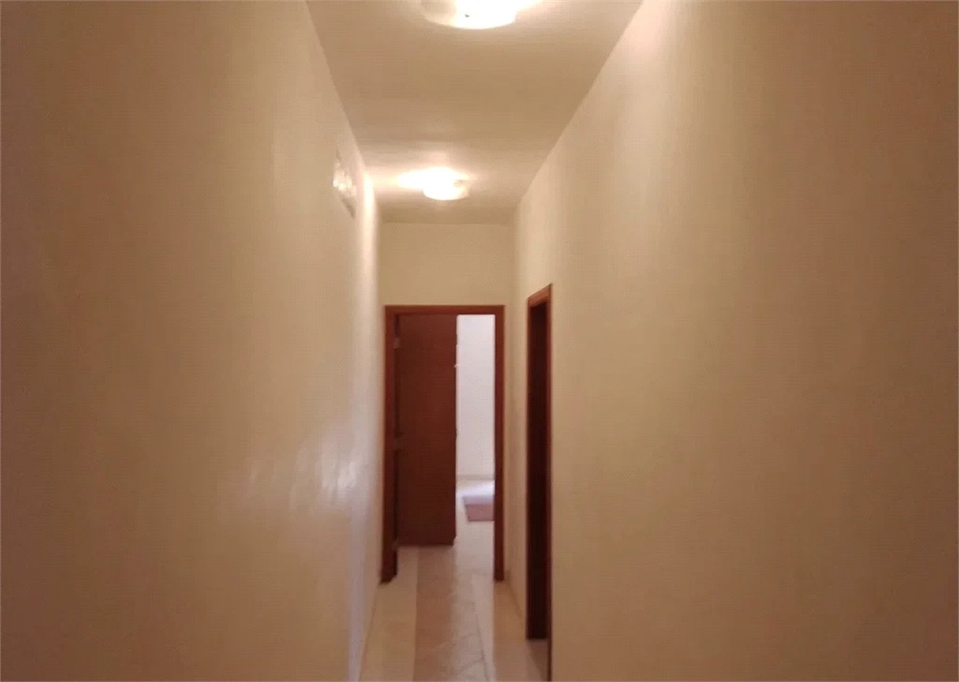 Casa à venda com 4 quartos, sendo 1 suíte, no condomínio Quinta da Cachoeira, Embu das Artes - SP