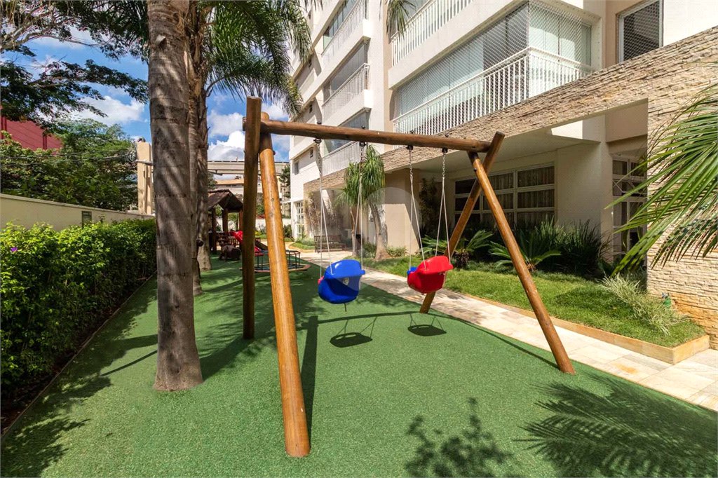 Apartamento à venda com 3 quartos, sendo 1 suíte, em Campo Belo, São Paulo, SP