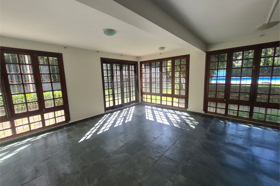 Casa à venda ou para alugar com 4 suítes no condomínio Parque Imperial da Cantareira, Mairiporã - SP