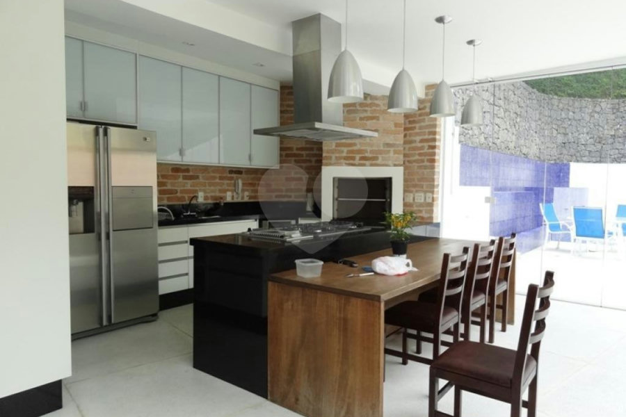 Casa à venda com 4 suítes no condomínio Jardim Ibiratiba, São Paulo - SP