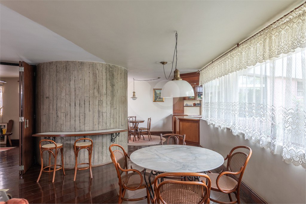Casa Térrea à venda com 7 quartos, sendo 1 suíte, em Santana, São Paulo, SP