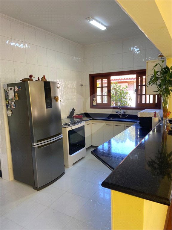 Casa à venda com 4 quartos, sendo 2 suítes, no condomínio Monte Belo, Salto - SP