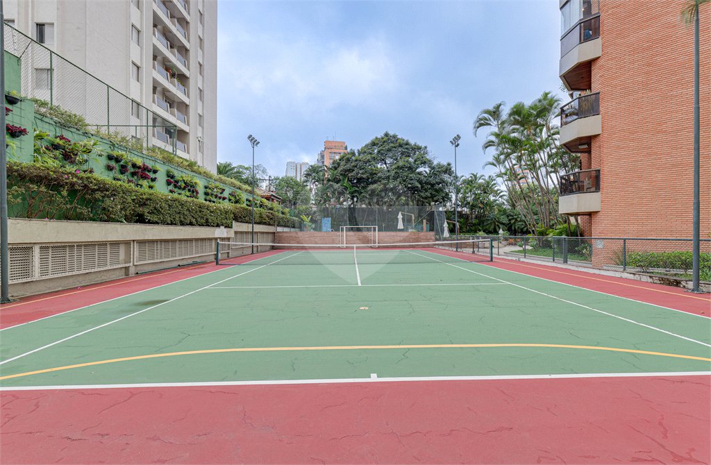 Apartamento à venda com 3 quartos, sendo 2 suítes, em Campo Belo, São Paulo, SP
