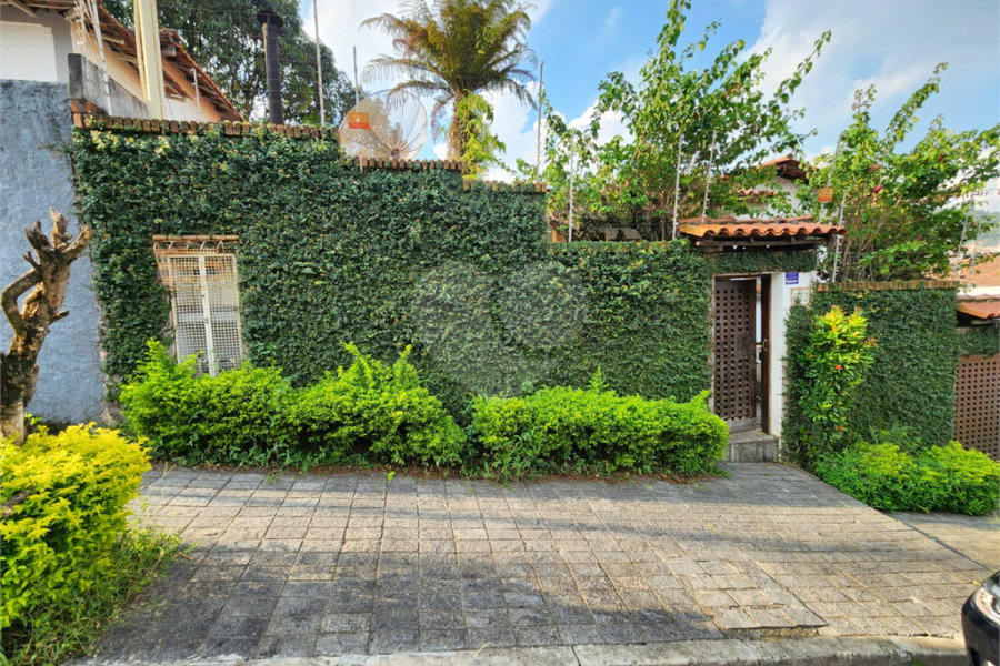 Sobrado à venda com 2 quartos, sendo 1 suíte, em Tremembé, São Paulo, SP