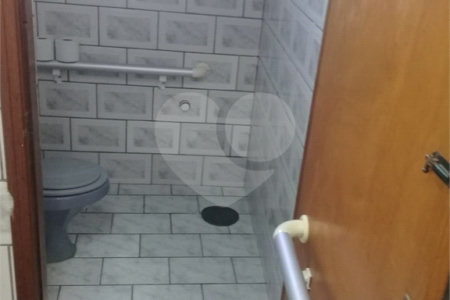 Sobrado à venda com 4 quartos, sendo 2 suítes,  em Jardim Regina, Indaiatuba, SP