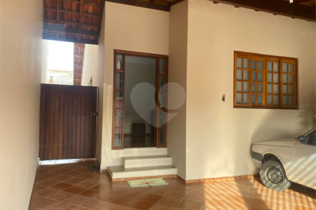 Casa à venda com 2 quartos, sendo 1 suíte, em Vila Deyse, Itapetininga, SP
