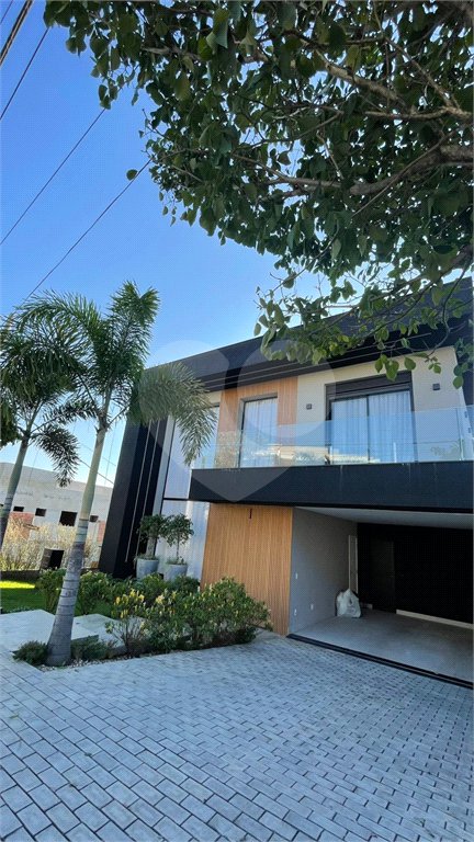 Casa à venda com 3 suítes no condomínio Portal do Horizonte, Bragança Paulista - SP