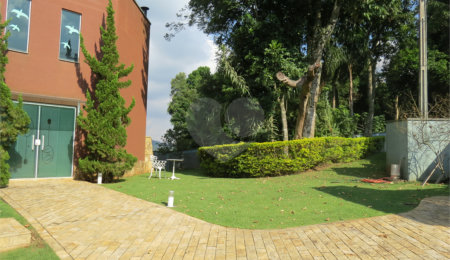 Casa à venda com 3 quartos, sendo 1 suíte,  no condomínio Alpes da Cantareira, Mairiporã - SP