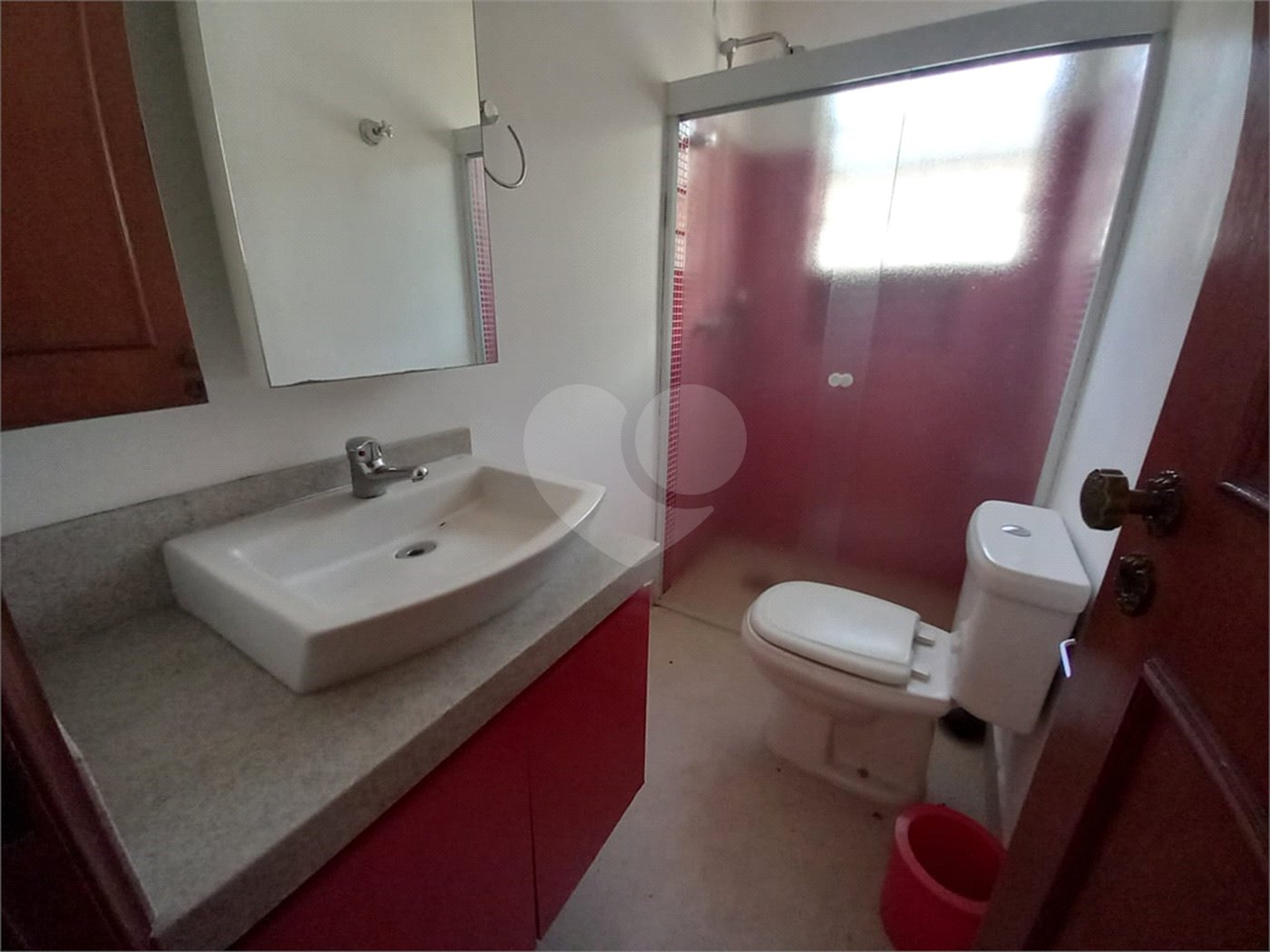 Sobrado à venda com 4 quartos, sendo 2 suítes, em Tremembé, São Paulo, SP