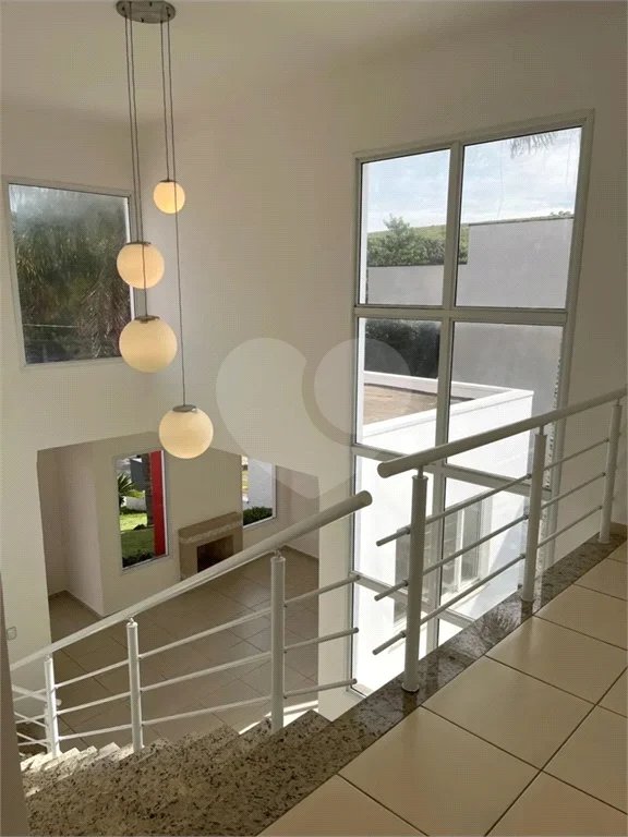 Casa para alugar com 3 suítes no condomínio Figueira Garden, Atibaia - SP