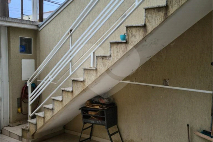 Sobrado à venda com 3 quartos, sendo 1 suíte,  em Vila Gustavo, São Paulo, SP