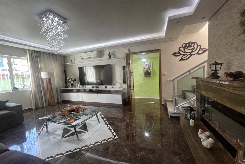 Sobrado à venda com 3 quartos em Vila Gustavo, São Paulo, SP