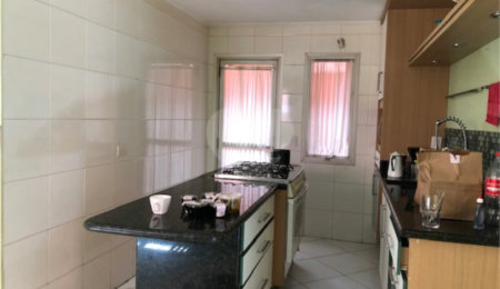 Casa à venda com 4 quartos, sendo 2 suítes, em Jardim Leonor, São Paulo, SP