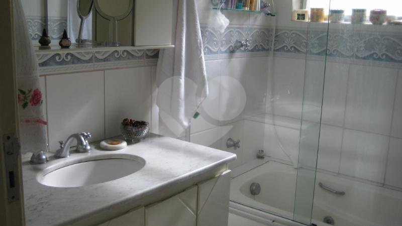 Casa à venda com 3 quartos, sendo 1 suíte, em Saúde, São Paulo, SP