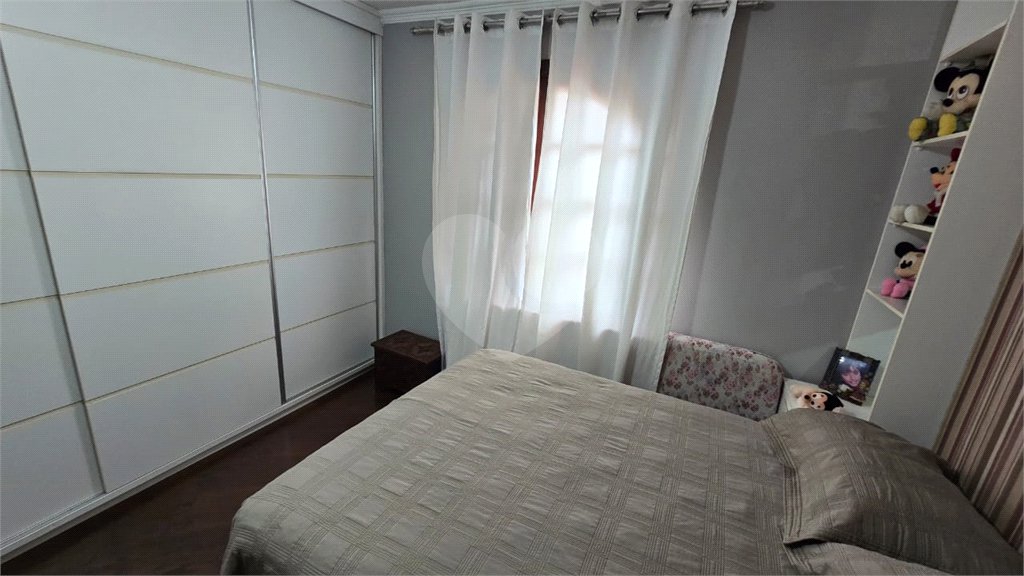 Sobrado à venda com 4 quartos, sendo 1 suíte, em Jardim Regina, São Paulo, SP
