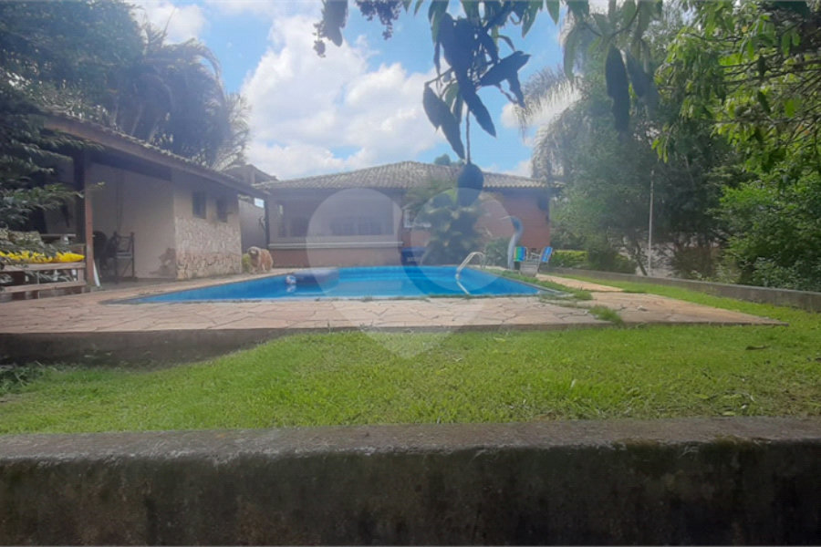 Casa à venda com 3 quartos, sendo 2 suítes, em São Vicente, Mairiporã, SP
