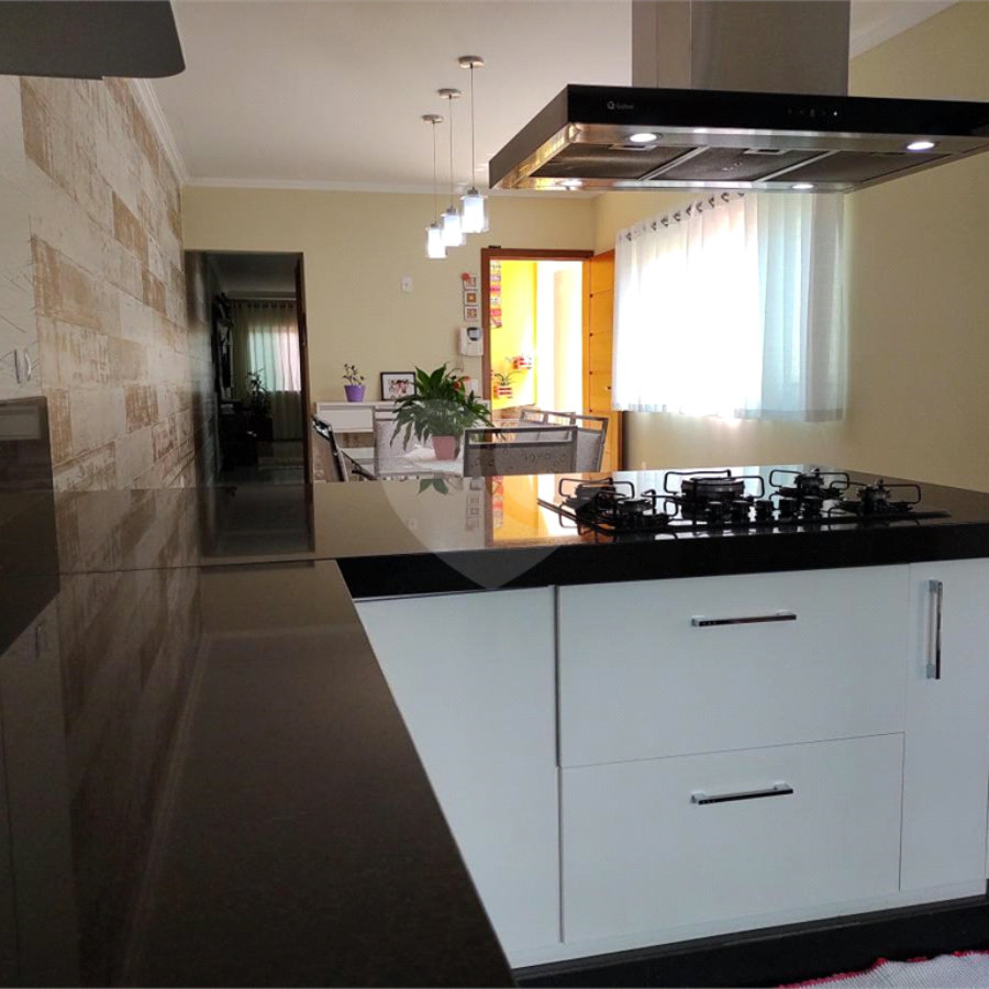 Sobrado à venda com 3 quartos, sendo 1 suíte, em Vila Laís, São Paulo, SP