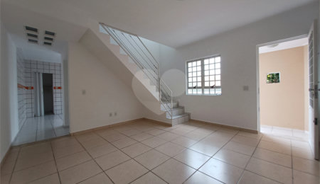 Sobrado à venda com 2 quartos em Jardim Ana Maria, Sorocaba, SP