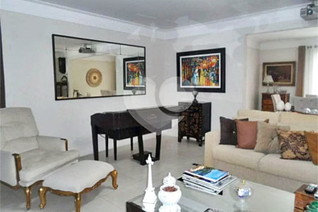 Casa à venda com 4 suítes no condomínio Chácara das Rosas, São Paulo - SP