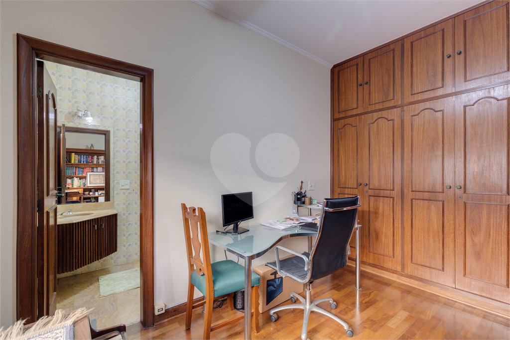 Casa Térrea à venda com 3 suítes em Granja Julieta, São Paulo, SP