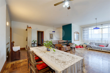 Casa à venda com 5 quartos, sendo 2 suítes, em Alto da Boa Vista, São Paulo, SP