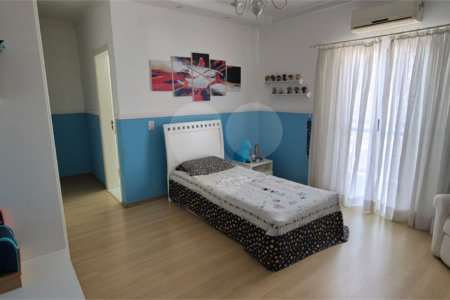 Casa à venda com 5 quartos, sendo 4 suítes, no condomínio Residencial Vilazul, Sorocaba - SP