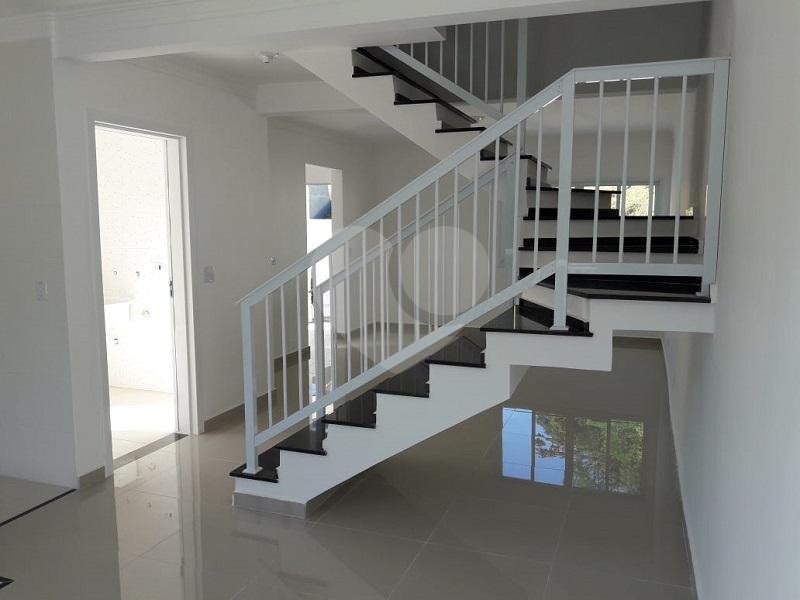 Sobrado à venda com 3 quartos, sendo 1 suíte, em Villa Verde, Franco da Rocha, SP