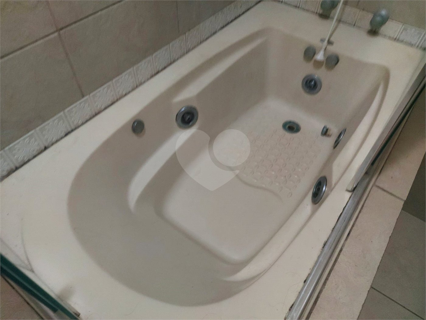 Casa à venda com 4 quartos, sendo 1 suíte, no condomínio River Plate, Rio de Janeiro - RJ