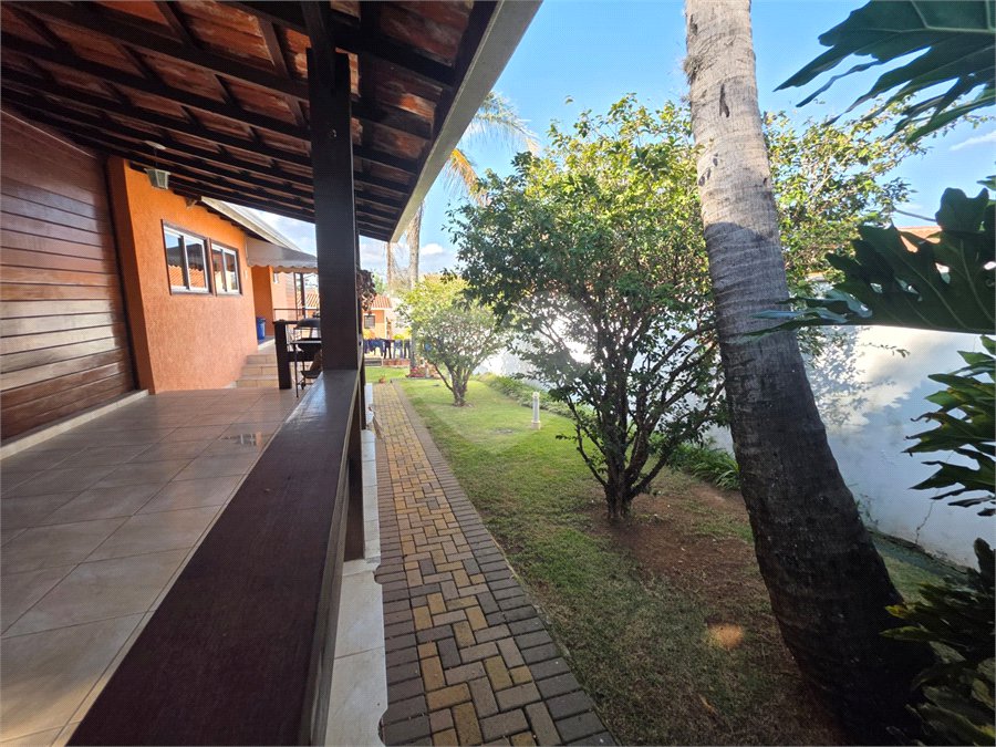 Casa à venda com 3 quartos, sendo 1 suíte, no condomínio Estância Marambaia, Vinhedo - SP