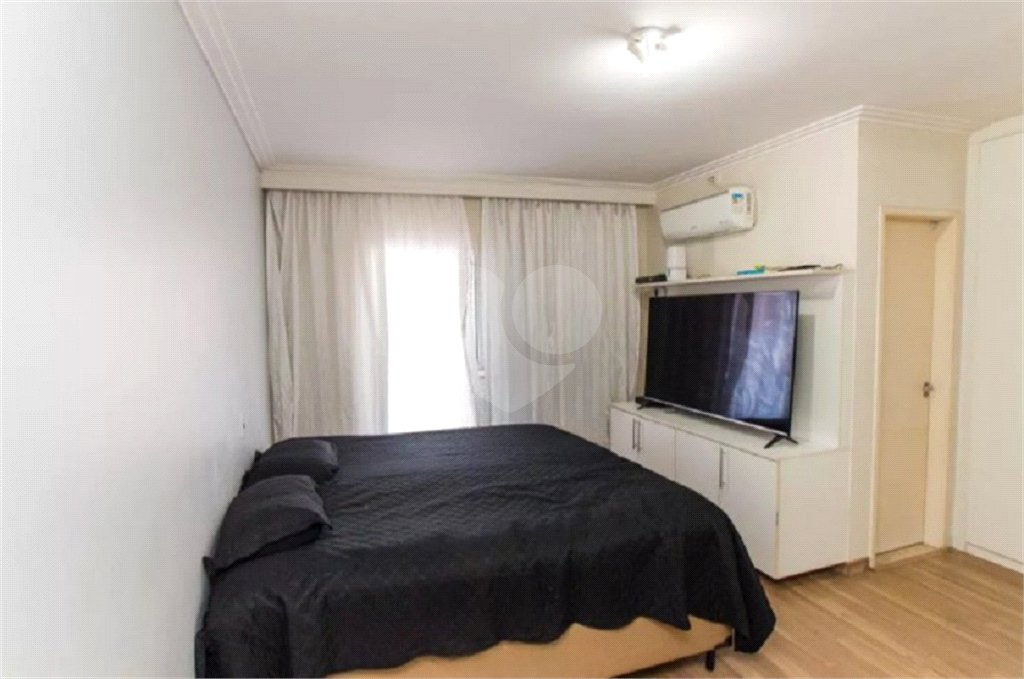 Sobrado à venda com 3 quartos, sendo 1 suíte, em Vila Nivi, São Paulo, SP