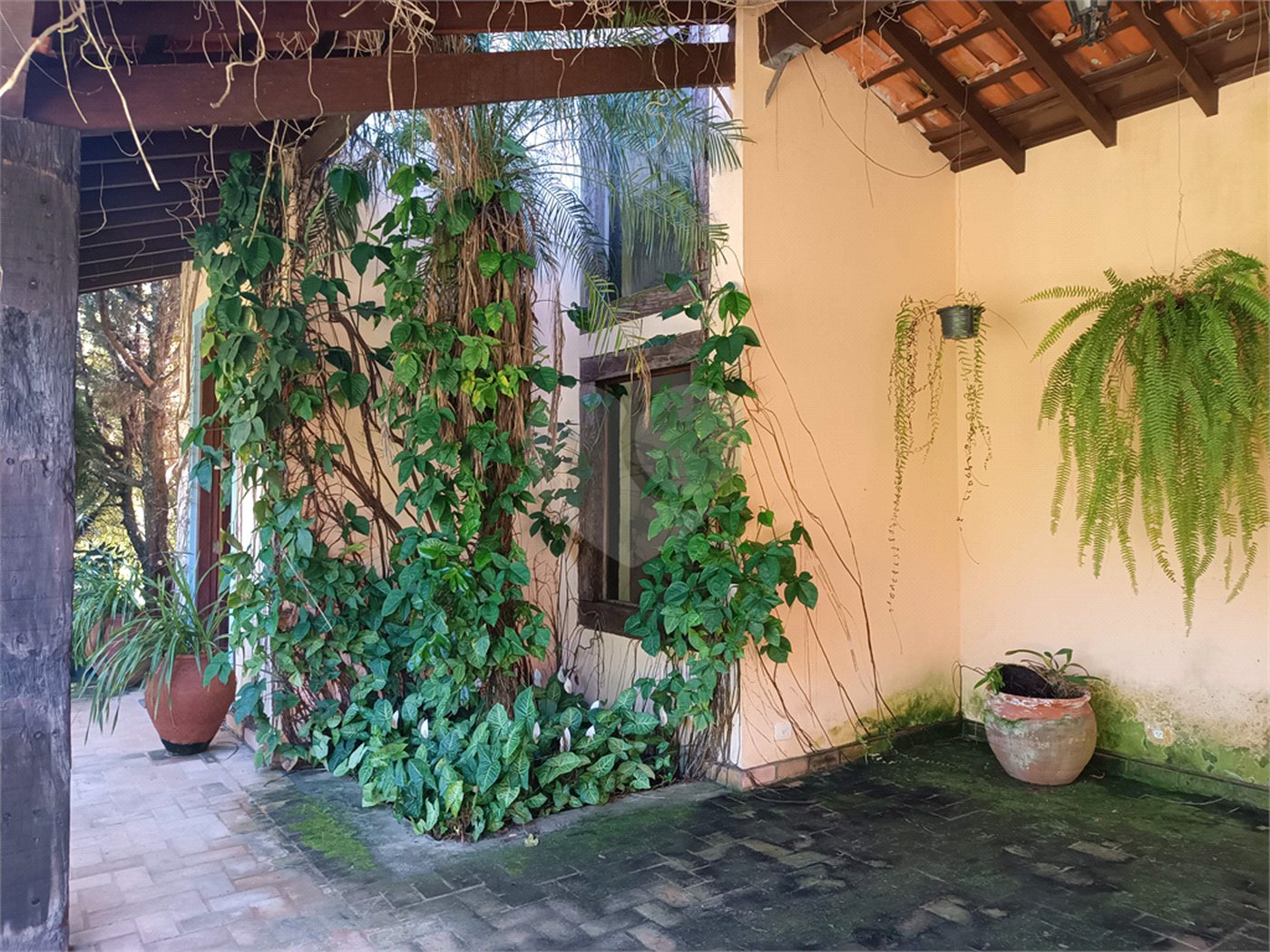 Casa à venda com 4 quartos, sendo 3 suítes, no condomínio Patrimônio do Carmo, São Roque - SP