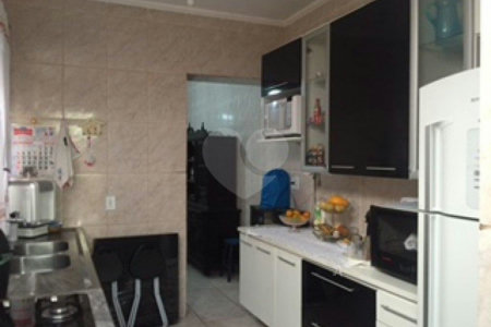 Sobrado à venda ou para alugar com 3 suítes em Santa Teresinha, São Paulo, SP