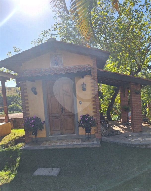 Casa em condomínio à venda com 4 quartos, sendo 2 suítes, no Centro, Bom Jesus dos Perdões, SP