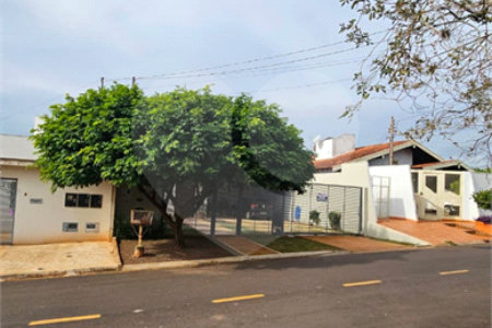 Casa à venda com 2 suítes no Centro, Ponta Porã, MS