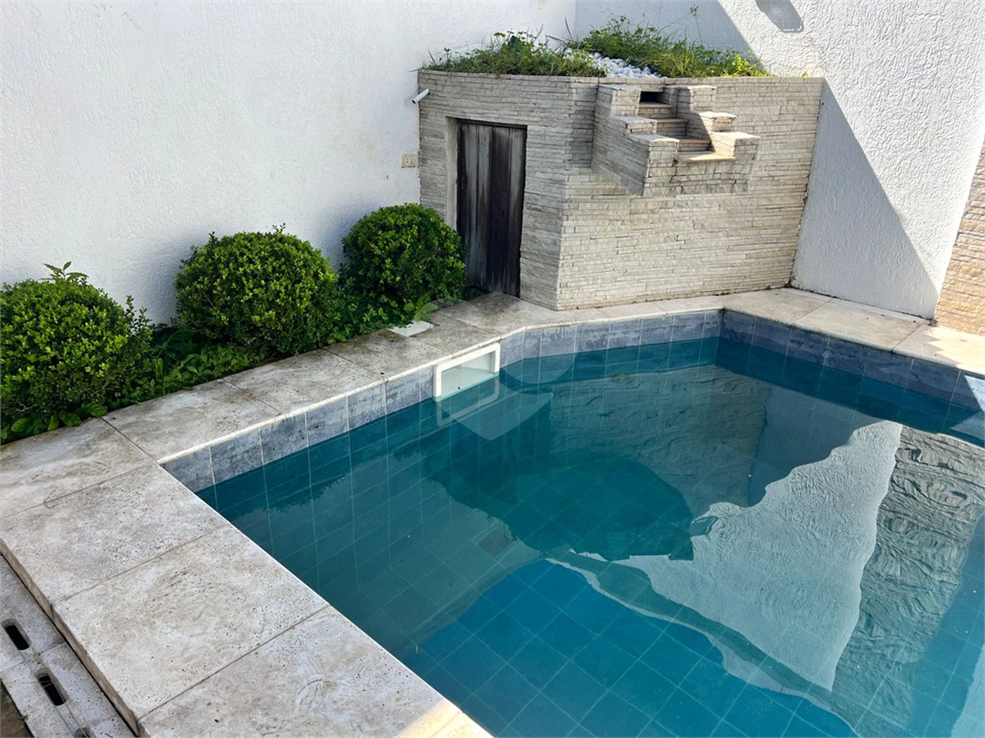 Casa à venda com 4 quartos, sendo 3 suítes, em Chácara Monte Alegre, São Paulo, SP